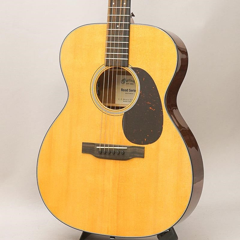 000-12E_Retro_Martin_Martin_01