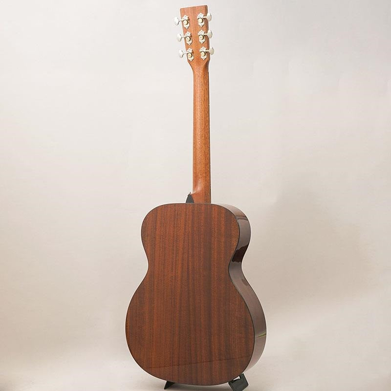 000-12E_Retro_Martin_Martin_04