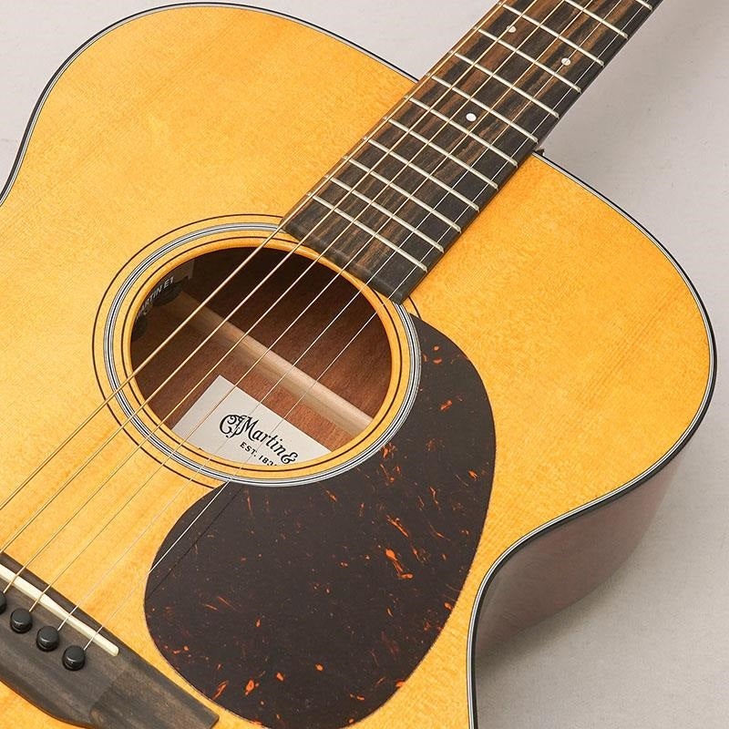000-12E_Retro_Martin_Martin_07
