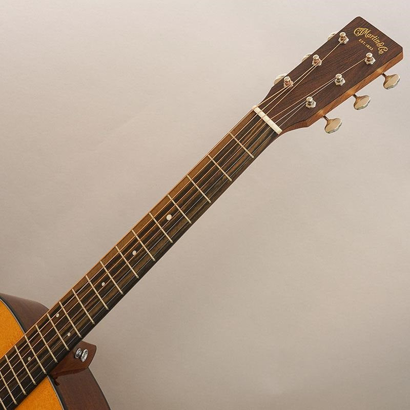 000-12E_Retro_Martin_Martin_09