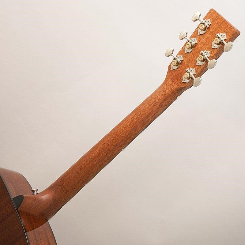 000-12E_Retro_Martin_Martin_10