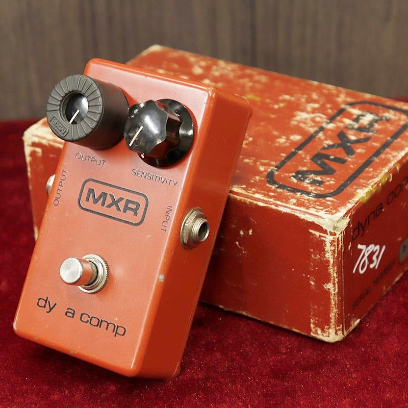 VINTAGE_Dyna_Comp_Block_Logo_'80_05