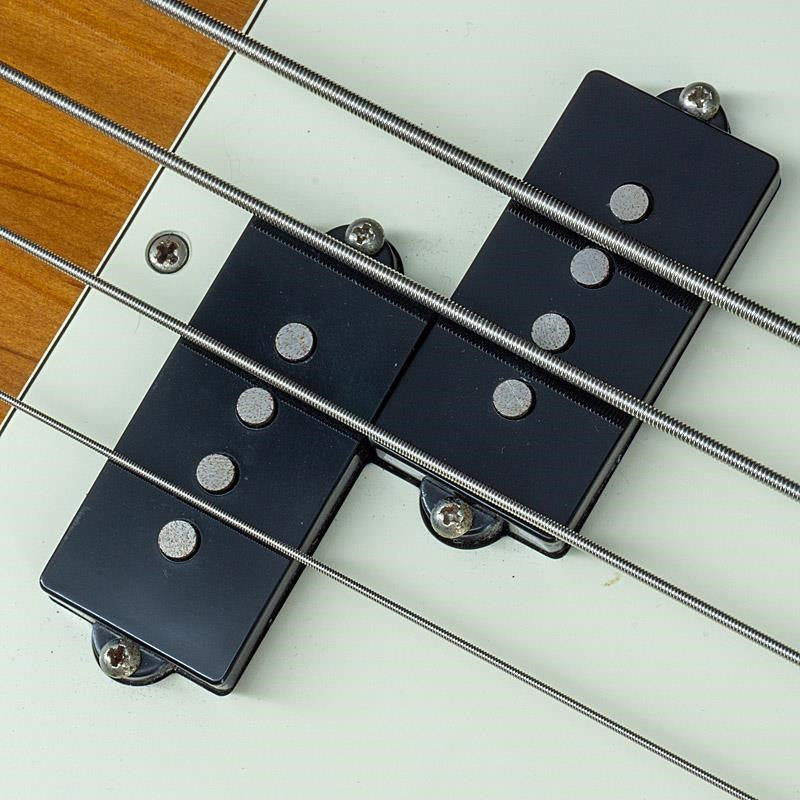 USED_Player_Precision_Bass_(3-Color_Sunburst_PF)_10