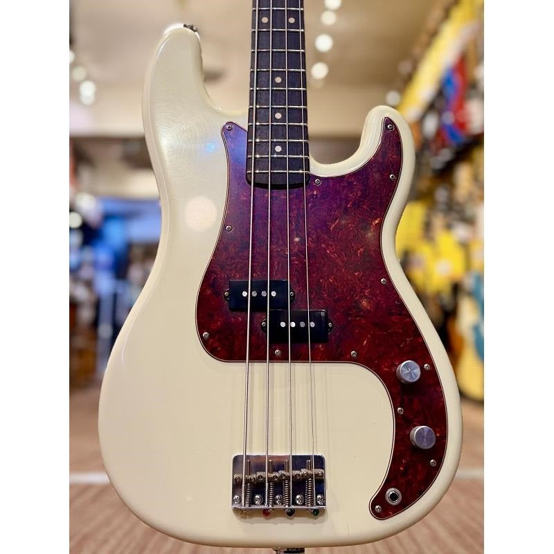 Trad_Master_Series_Beta_P4_(Olympic_White_Light_Aged)_01