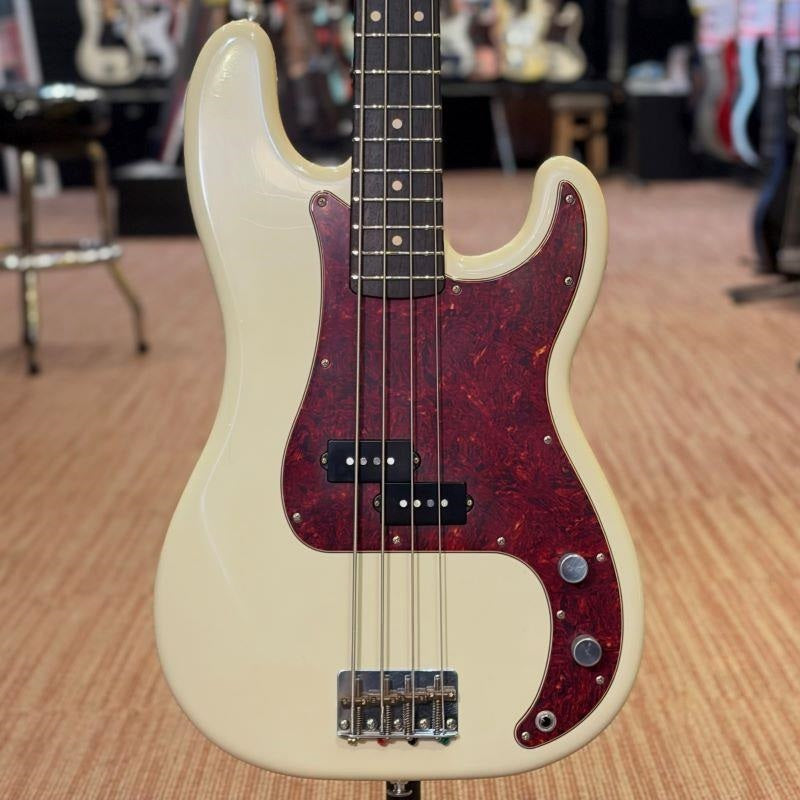 Trad_Master_Series_Beta_P4_(Olympic_White_Light_Aged)_01