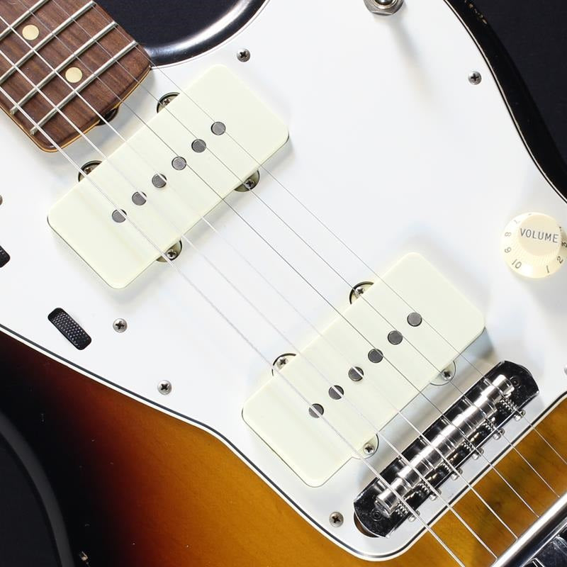 USED_Road_Worn_60's_Jazzmaster_(3-Color_Sunburst)_04