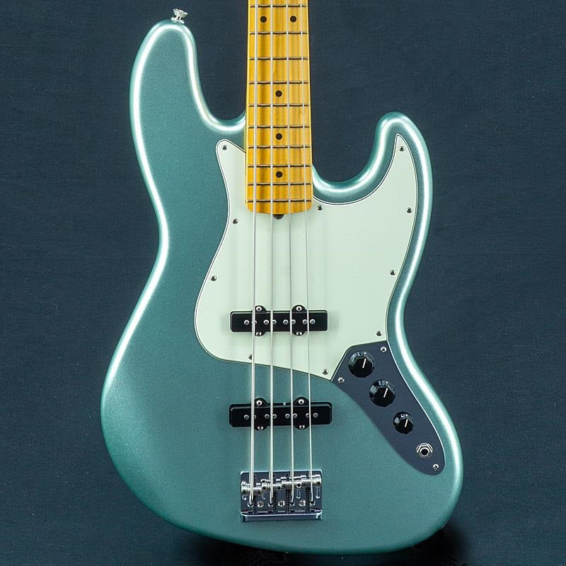 USED_American_Professional_II_Jazz_Bass_(Mystic_Surf_Green_Maple)_01