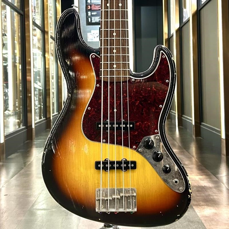 USED_Beta_J5_Trad_Master_(3_Tone_Sunburst___Medium_Aged)_01