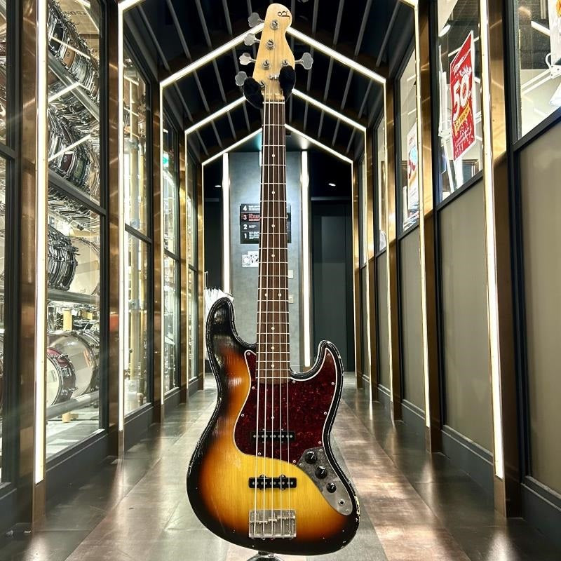 USED_Beta_J5_Trad_Master_(3_Tone_Sunburst___Medium_Aged)_02
