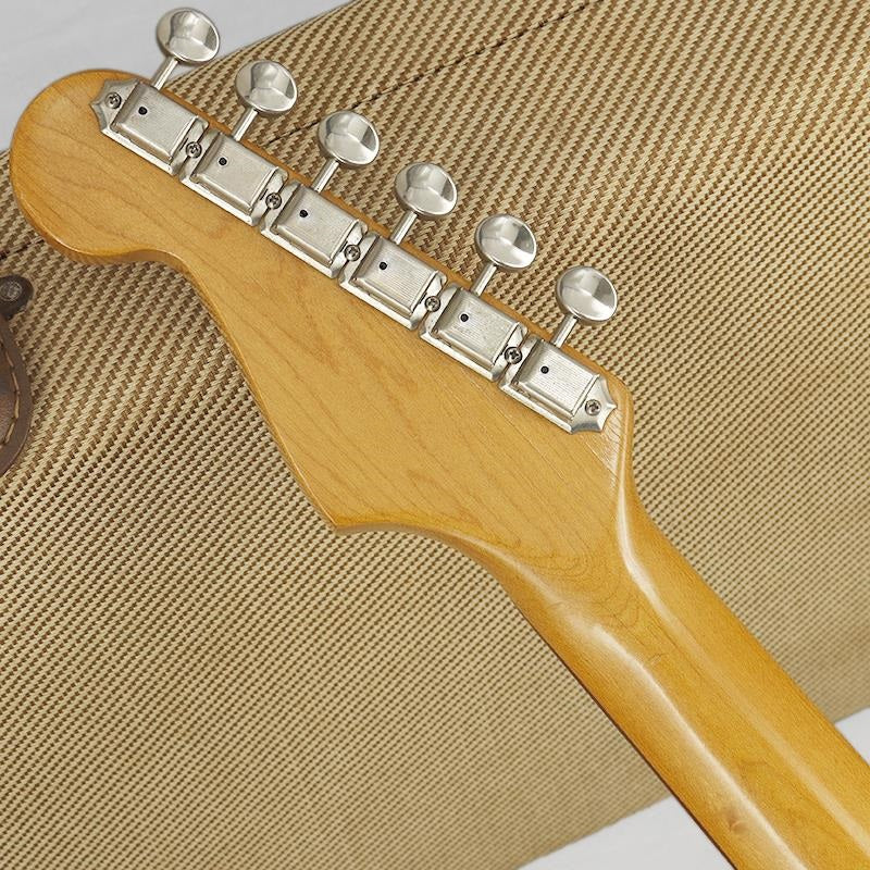 VINTAGE_62_Stratocaster_'82_Sunburst_R_10