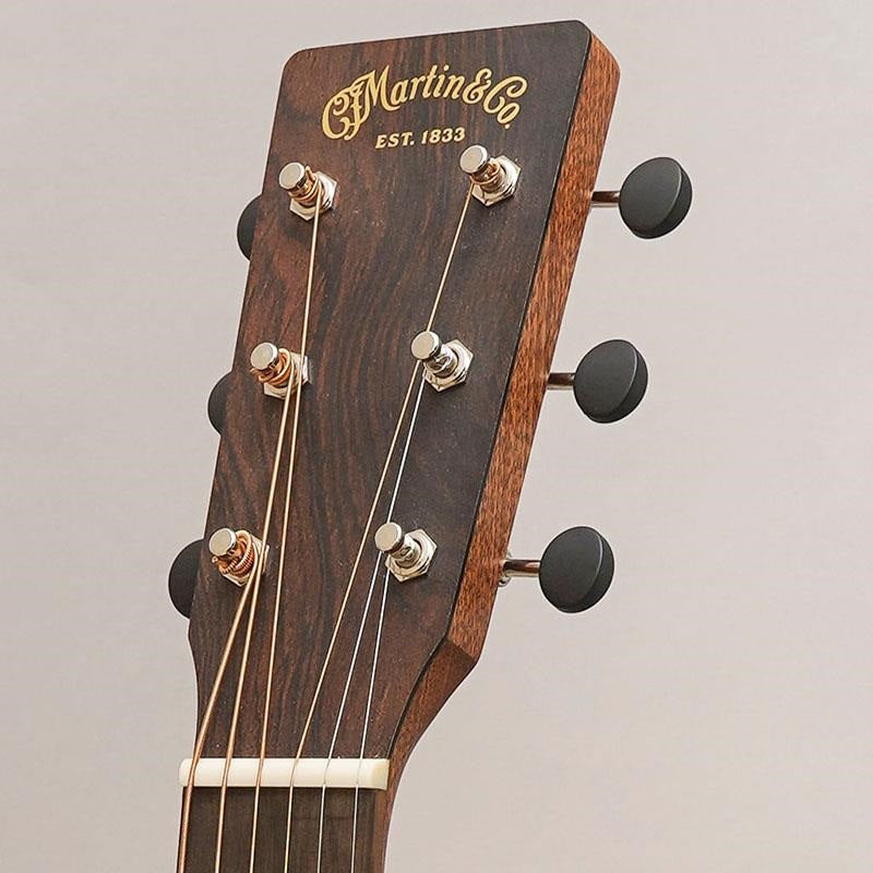 000-10E_Retro_Martin_11