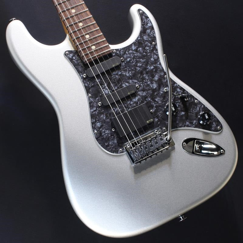 USED_Classic_S_Roasted_Maple_w__EMG_(Firemist_Silver_Rosewood)_01