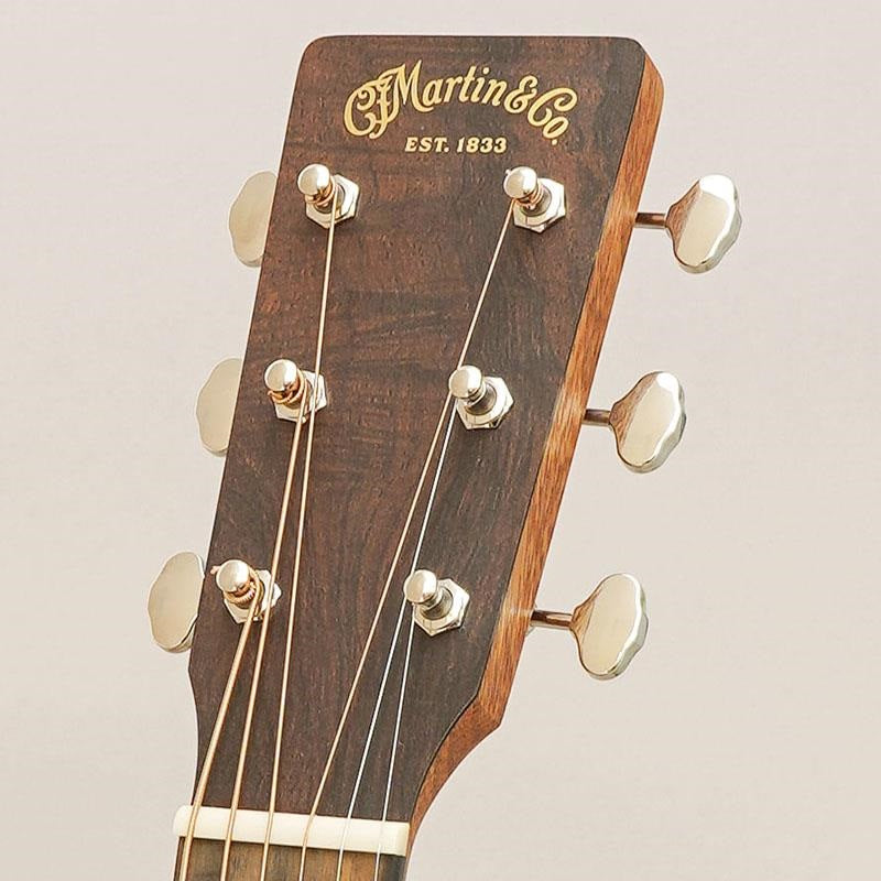 000-12E_Retro_Martin_Martin_11