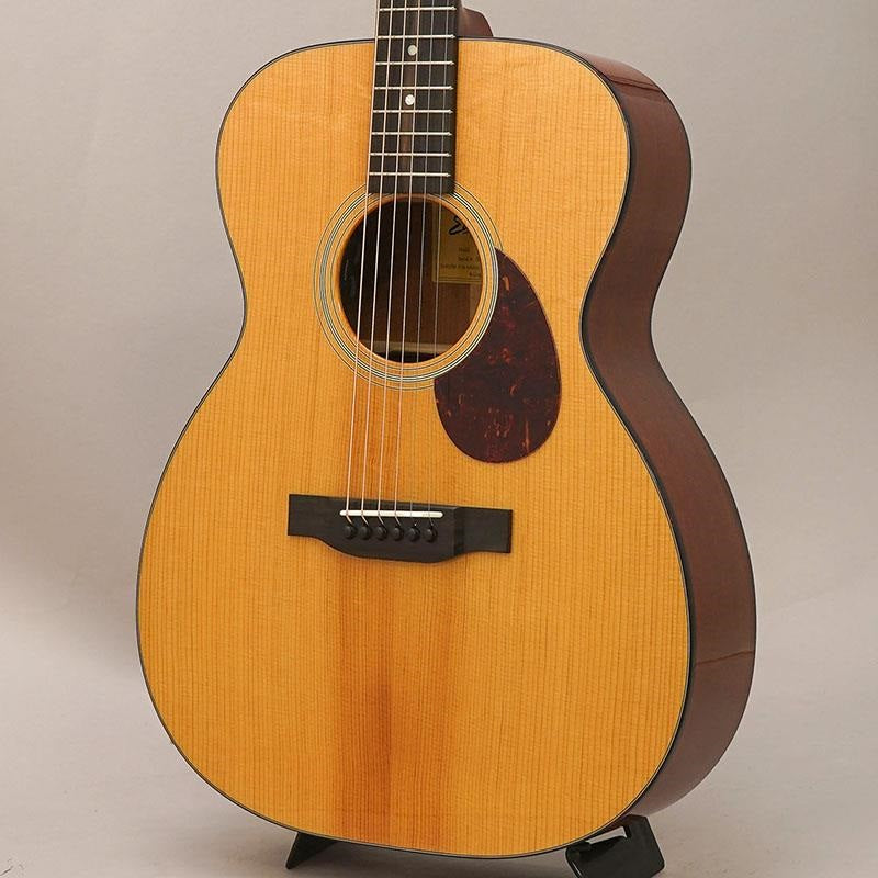 E1-OM-DLX_Eastman_01