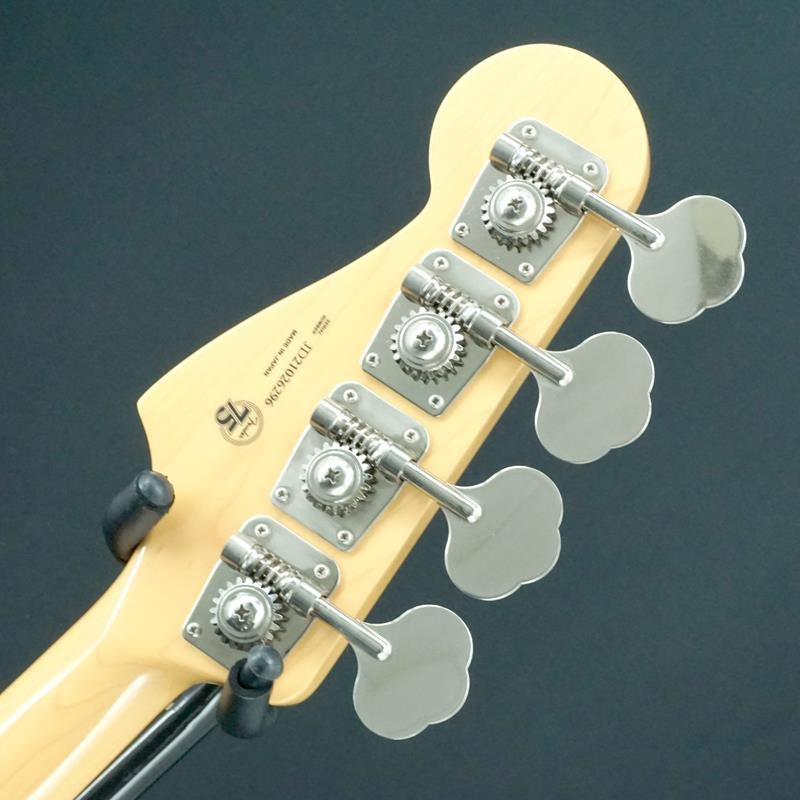 USED_Traditional_60s_Jazz_Bass_(Lake_Placid_Blue)_08
