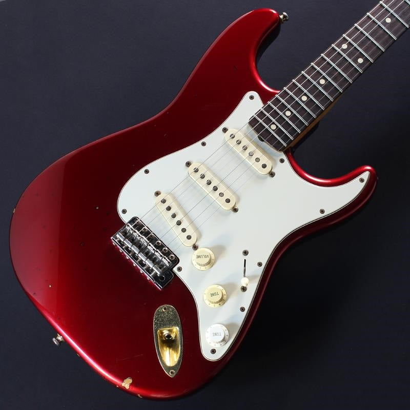 USED_1960_Stratocaster_(Candy_Apple_Red)_03