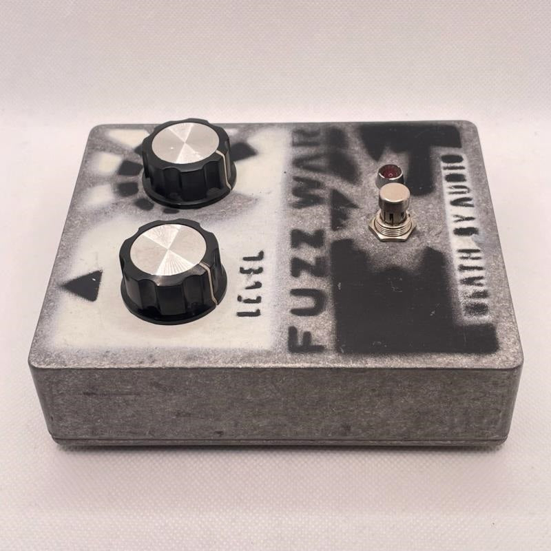 USED_FUZZ_WAR_04