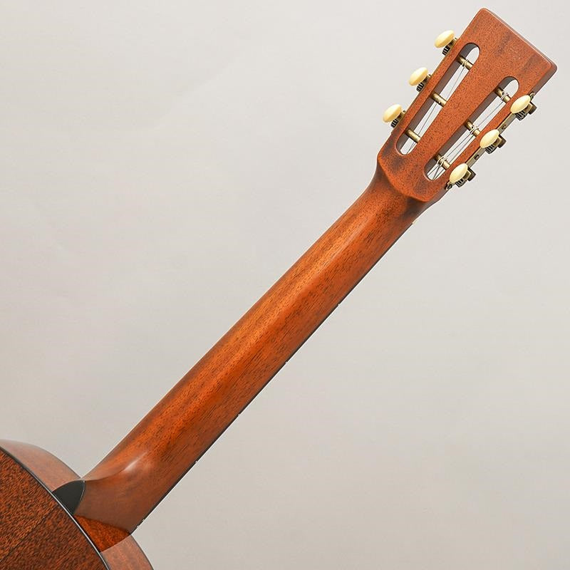CTM_0-18_12F_Premium_Adironcak_Spruce___Mahogany_Martin_Martin_10