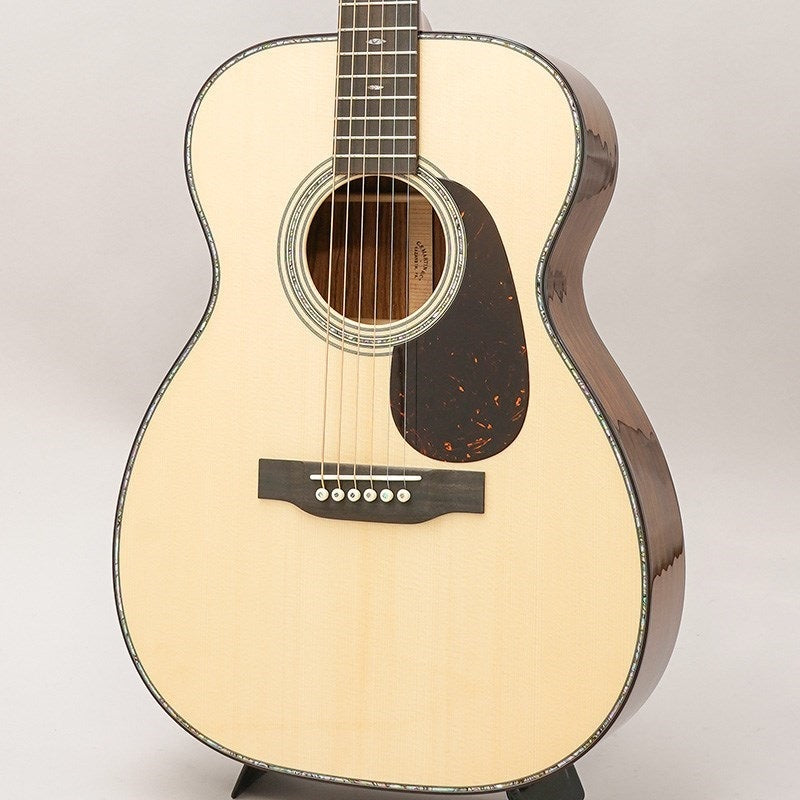 CTM_00-41_PROMO_Italian_Alpine_Spruce___Guatemaran_Rosewood_#2838478_Martin_01