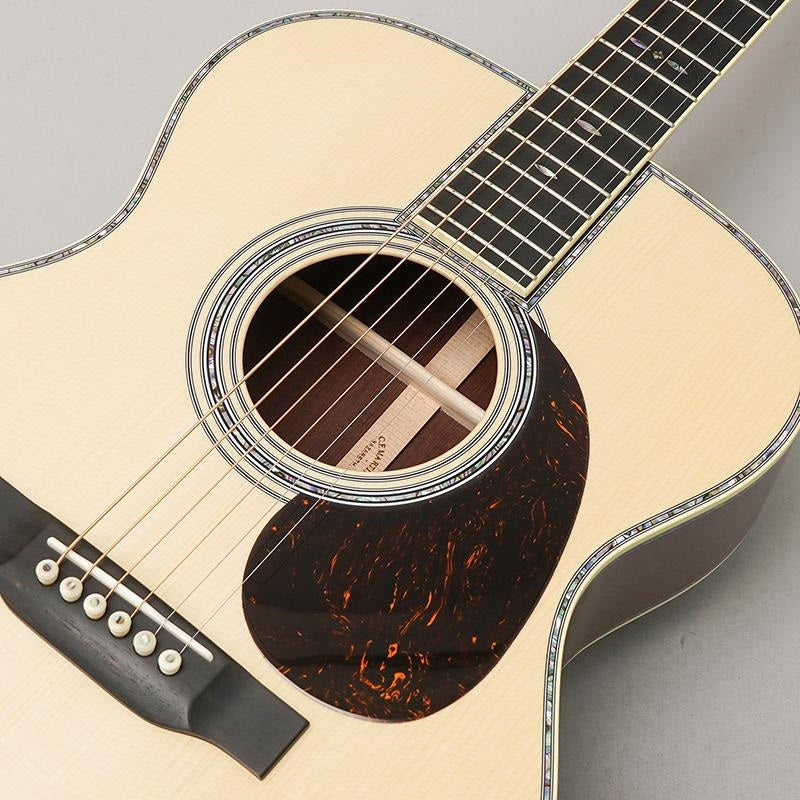 CTM_000-45_Premium_Adirondack_Spruce___Premium_Madagascar_Rosewood_-Factory_Wood_Selection_Custom_Model-_Martin_07