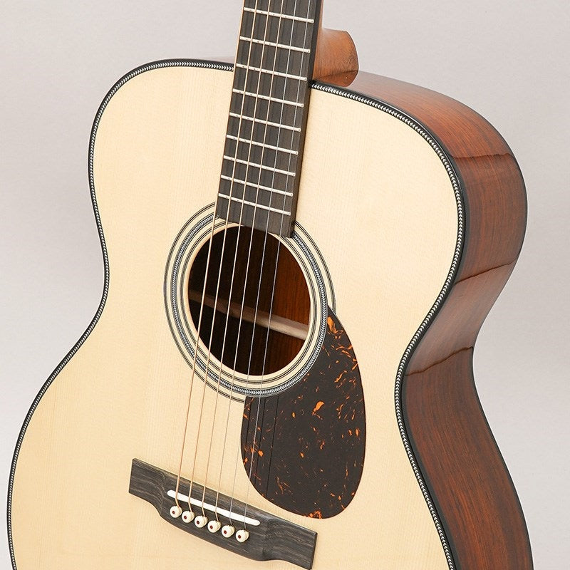 CTM_OM-28_PROMO_Italian_Alpine_Spruce___Cocobolo_#2837061_Martin_07