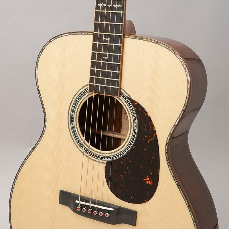 CTM_OM-41_SB_PROMO_Swiss_Spruce___Cocobolo_#2837062_Martin_07