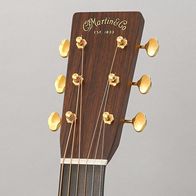 CTM_OMC-28_Italian_Alpine_Spruce_Top_#2760634_-Factory_Tour_Promotion_Custom-_Martin_11