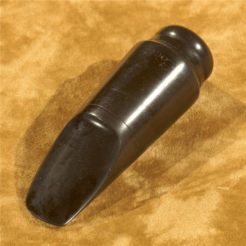 Coast_Alto_Saxophone_Mouthpiece,_Hard_Rubber,_R3_01