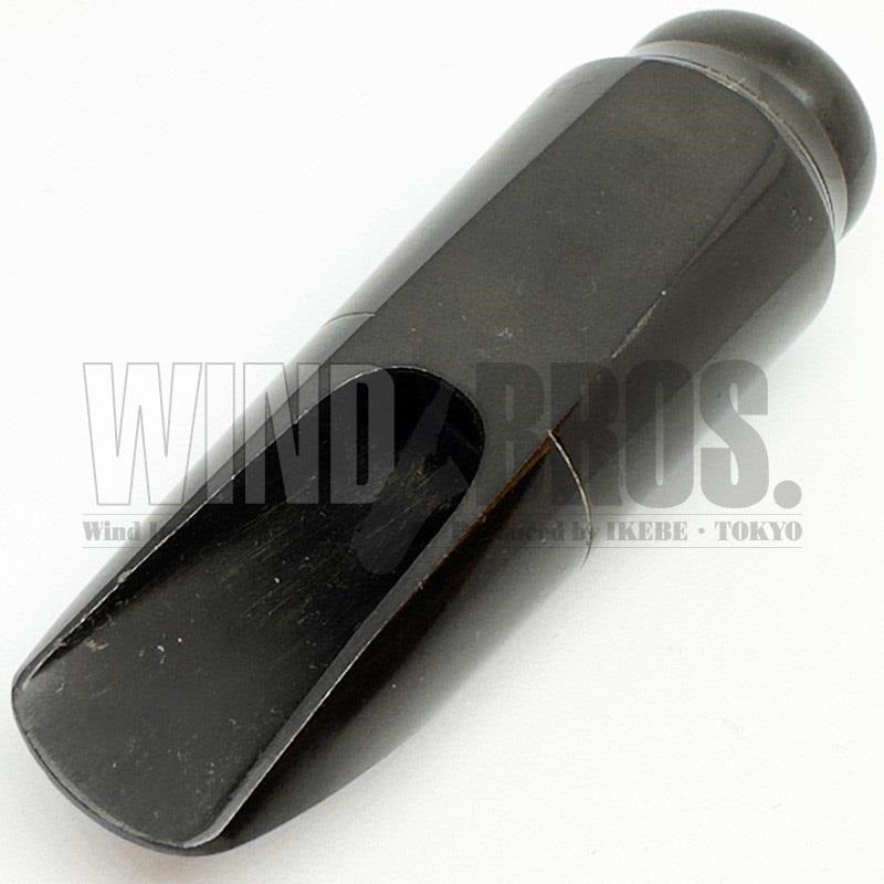 Coast_Alto_Saxophone_Mouthpiece,_Hard_Rubber,_R3_04