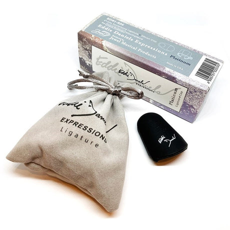 Eddie_Daniels_Expressions_Platinum_Ligature_for_Baritone_Saxophone_Traditional_MP_(Rubber)_07