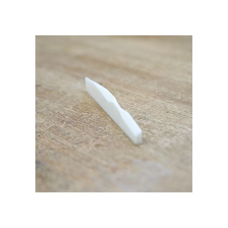 Martin_size_buffalo_bone_saddle_with_octave_85x10x3_01