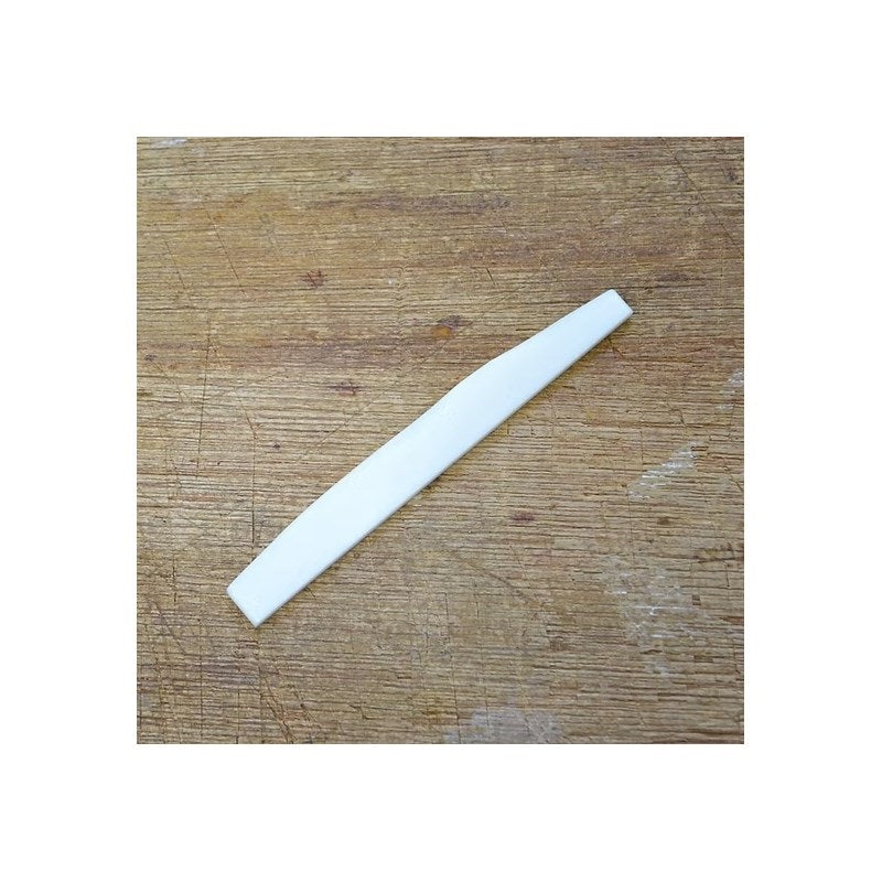 Martin_size_buffalo_bone_saddle_with_octave_85x10x3_02