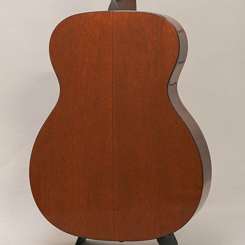 OM-18V_'07_Martin_Martin_02