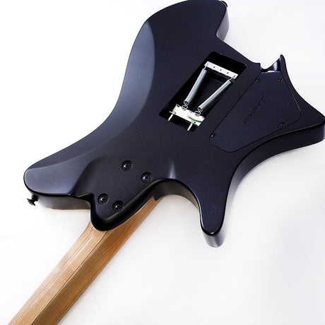 Salen_Classic_NX_6_Tremolo_Black_07