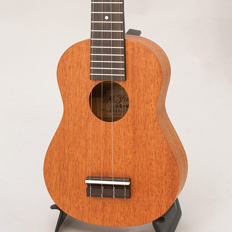 US-M1_(Japanese-made_soprano_ukulele)_by_K_Yairi_01