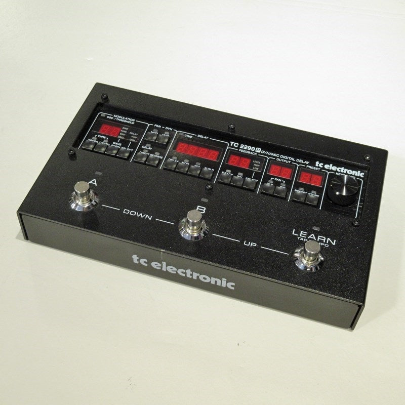 USED_2290_P_DYNAMIC_DIGITAL_DELAY_01