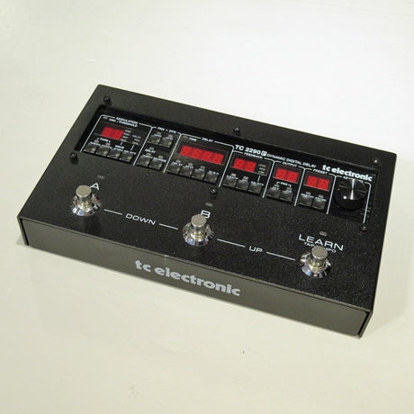 USED_2290_P_DYNAMIC_DIGITAL_DELAY_01