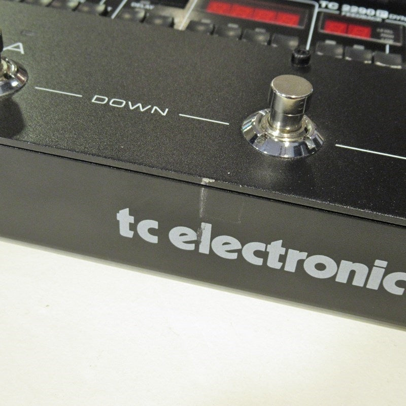 USED_2290_P_DYNAMIC_DIGITAL_DELAY_03