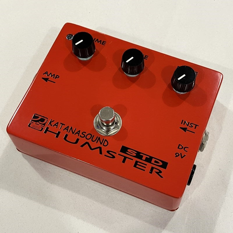 USED_HUMSTER_Limited_Red_01