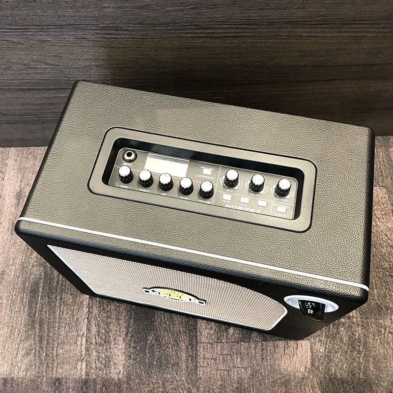 USED_Used_Hornet_15i_03