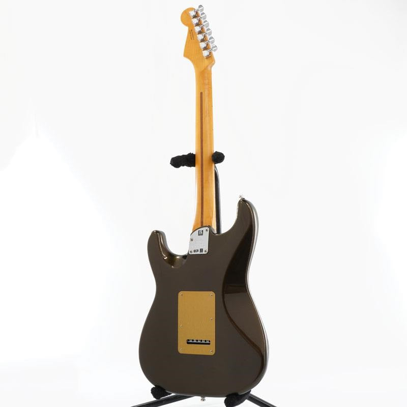 USED_American_Ultra_Stratocaster_HSS_(Texas_Tea_Maple)_04