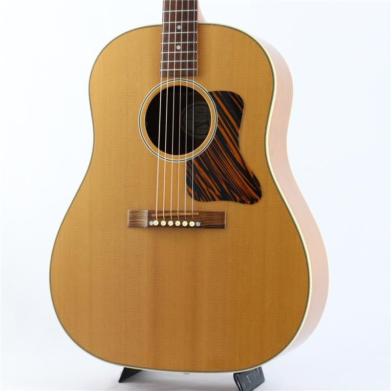 USED_Gibson_J-35_(2013_model)_01