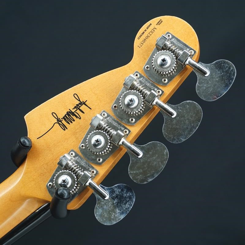 USED_JMJ_Road_Worn_Mustang_Bass_(Faded_Daphne_Blue)_08