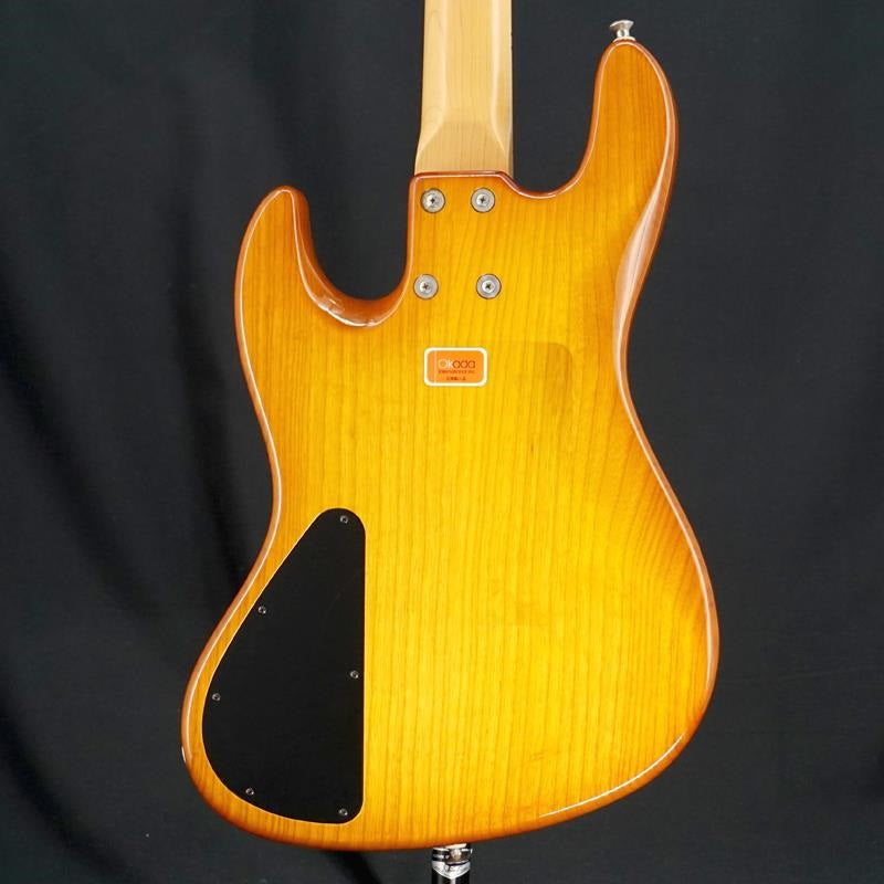 USED_NYC_Vintage_4-string_21-fret_guitar_(Quilted_Maple_Top_Caramel_Burst)_02