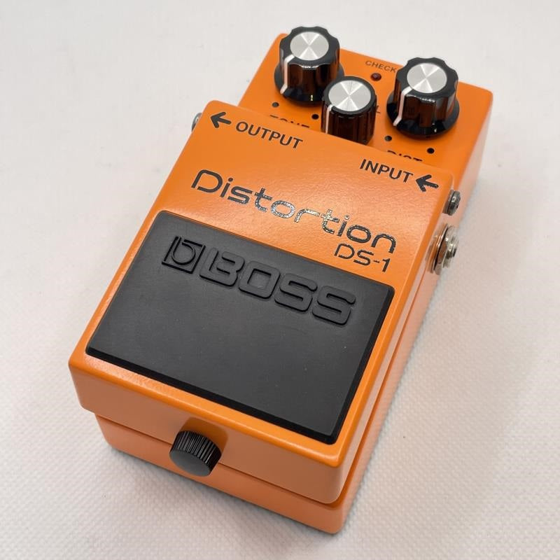 USED_Used_DS-1_01