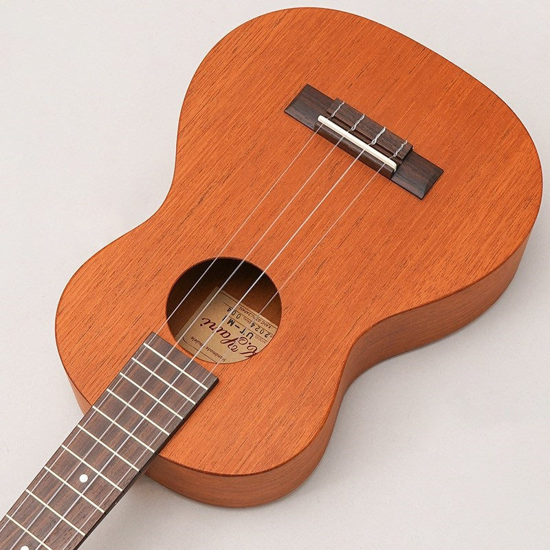 UT-M1_(Japanese-made_tenor_ukulele)_by_K_Yairi_05