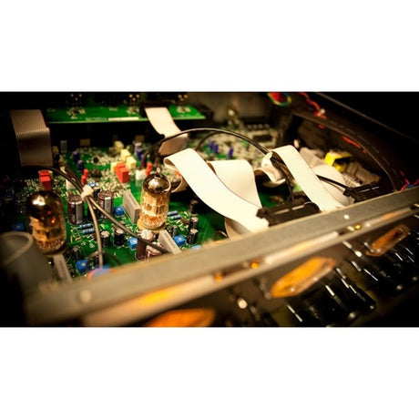 Universal_Audio_4-710D_(Vacuum_Tube_Solid_State_Blend_4-Channel_Preamp)_(Official_Japanese_Product)_04