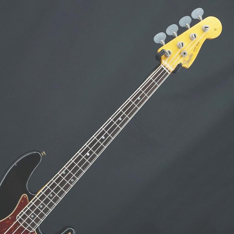 Used_1966_Jazz_Bass_Journeyman_Relic_(Aged_Black)_05