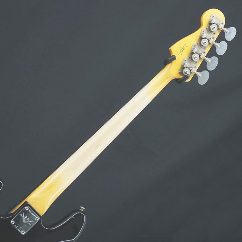 Used_1966_Jazz_Bass_Journeyman_Relic_(Aged_Black)_06
