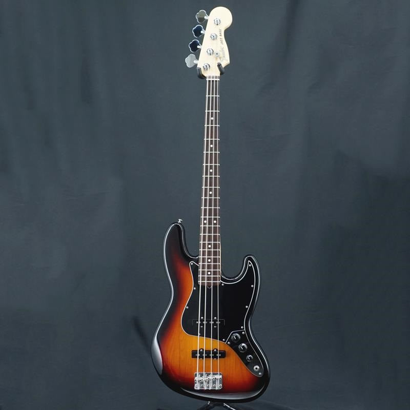Used_American_Performer_Jazz_Bass_(3-Color_Sunburst)_03